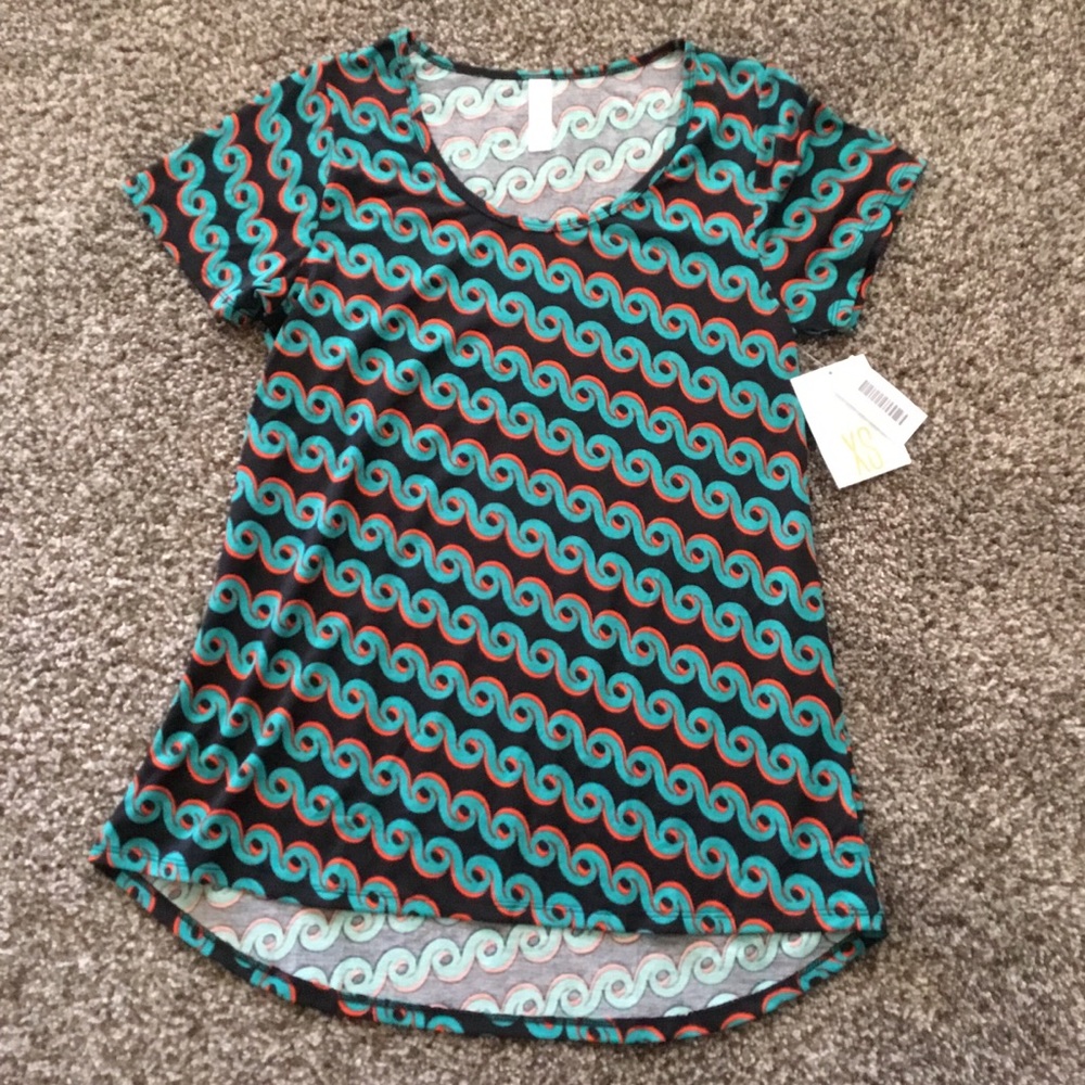LuLaRoe Classic Tee XS - NWT